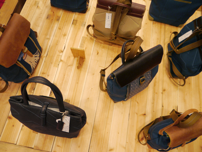 �����z�e���@�Íނ��g�����ؑg�݂̃f�B�X�v���C