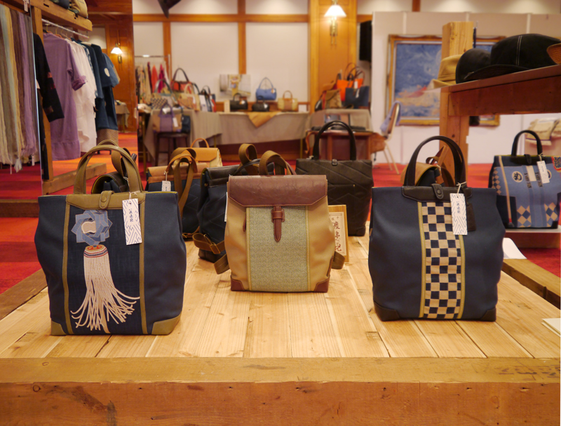 �����z�e���@�Íނ��g�����ؑg�݂̃f�B�X�v���C