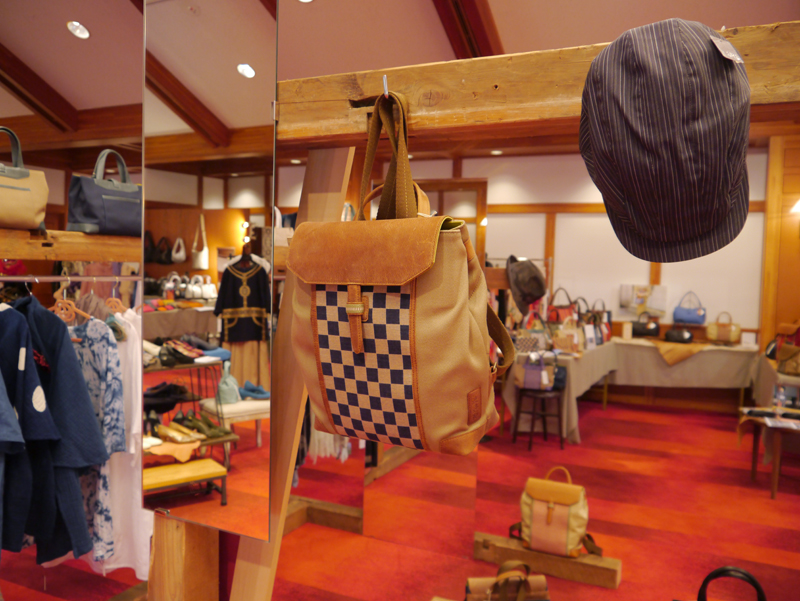 �����z�e���@�Íނ��g�����ؑg�݂̃f�B�X�v���C