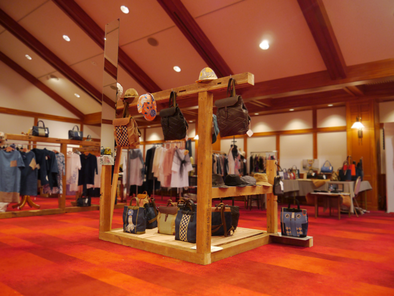 �����z�e���@�Íނ��g�����ؑg�݂̃f�B�X�v���C